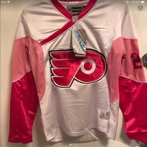 Ladies Phillies hockey jersey